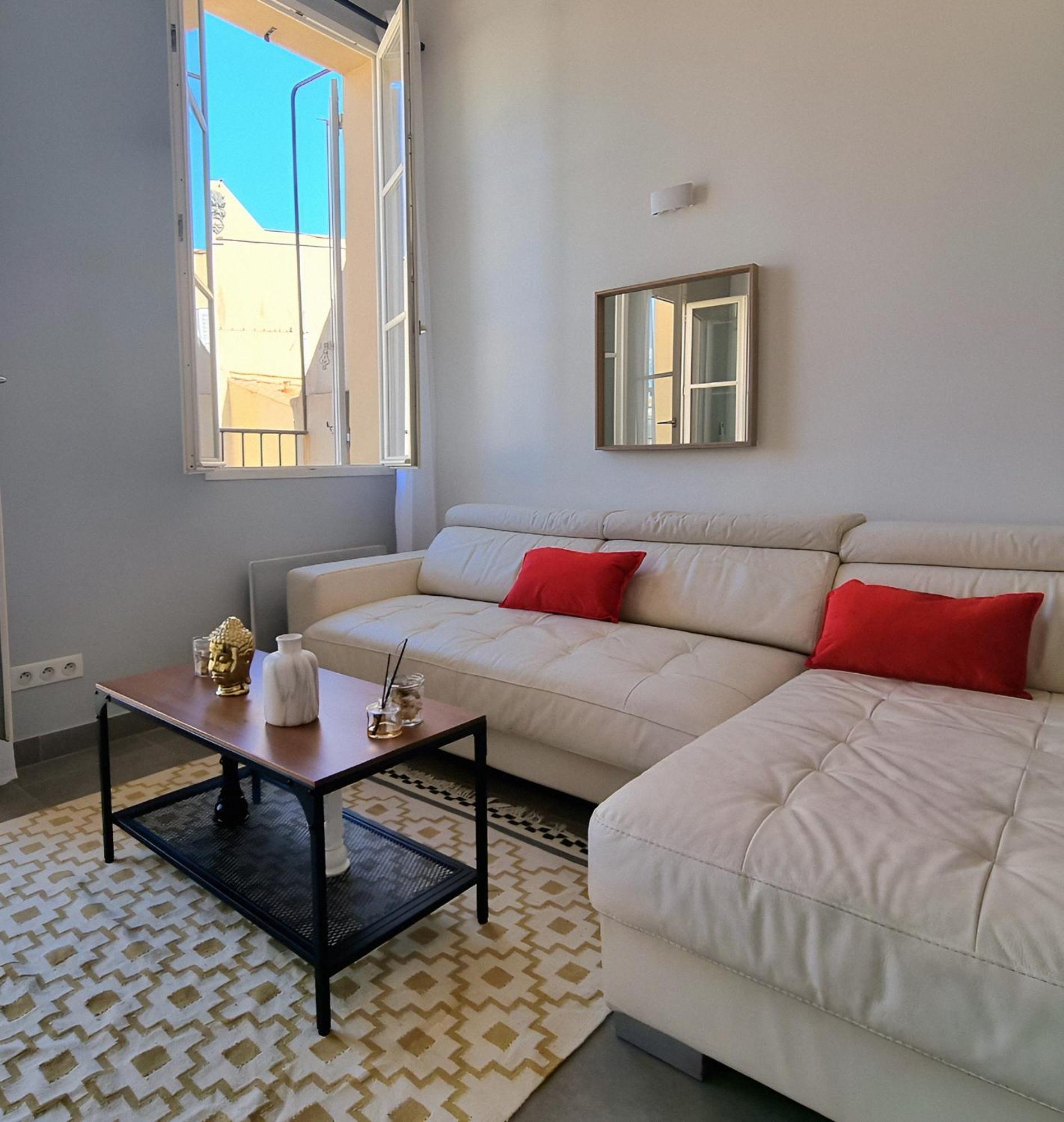 Appartement T3 Duplex Sous Les Toits De Panier Vieux Port Marseille