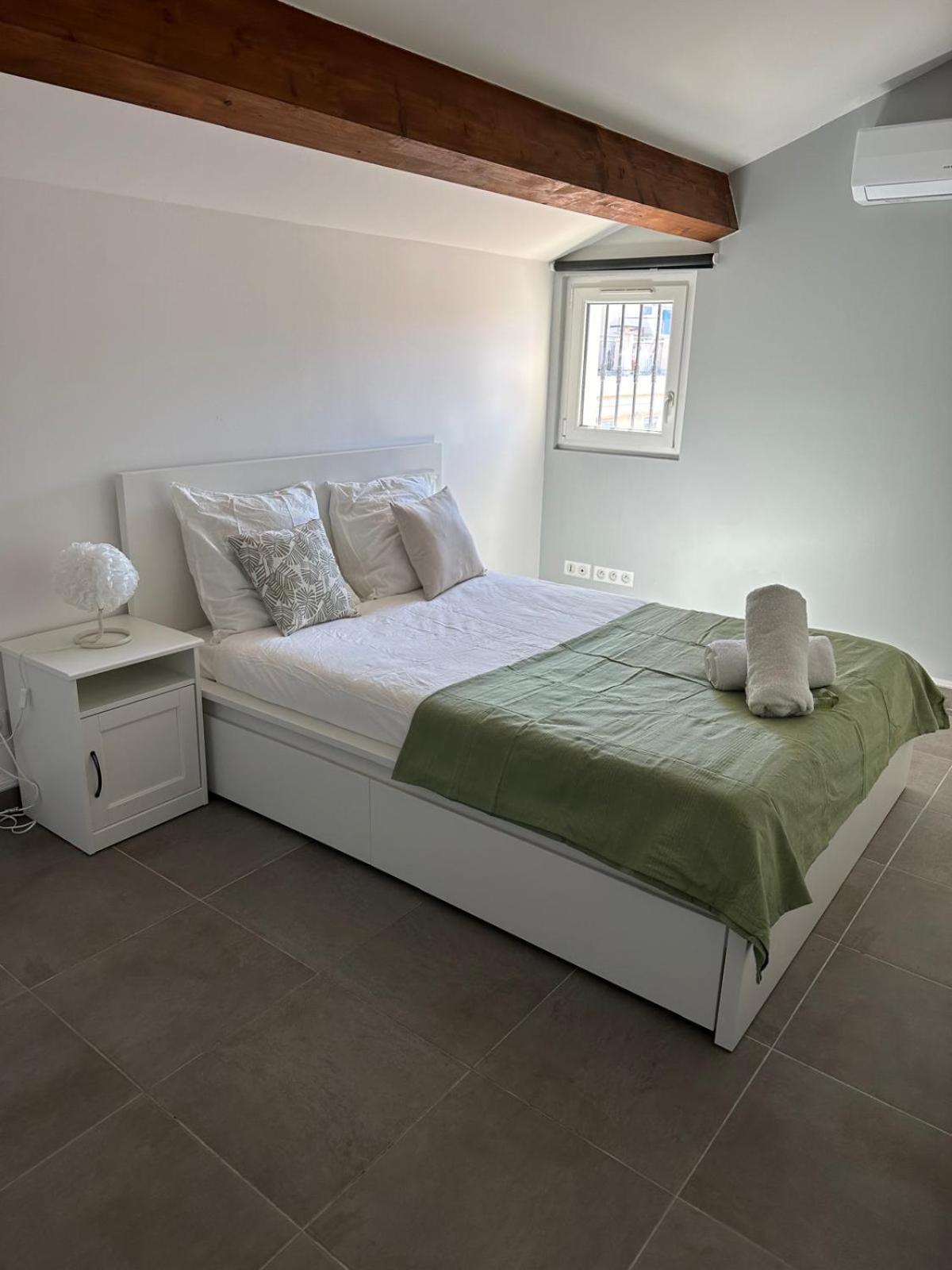 T3 Duplex Sous Les Toits De Panier Vieux Port *